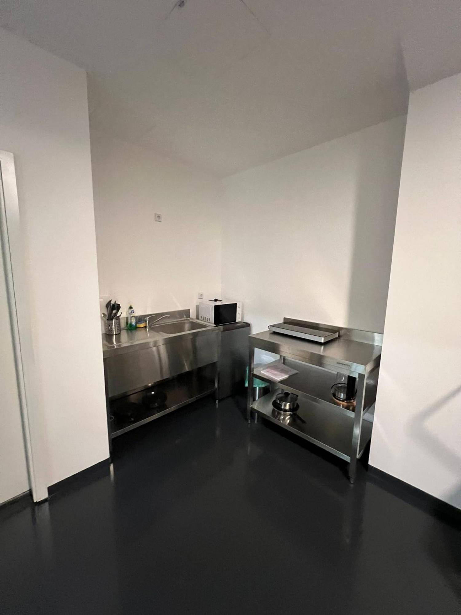 Checkpoint Ls 65 Mikroapartments Fuer Ein Bis Vier Personen Halle  Exterior foto